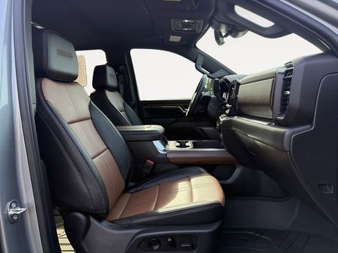 Used 2024 Chevrolet Silverado 3500 High Country w/ Technology Package image 15