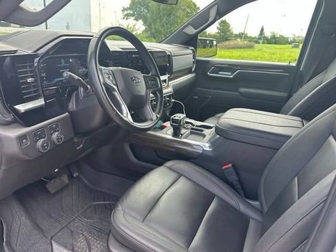 Used 2025 Chevrolet Silverado 1500 RST w/ Convenience Package II AWD/4WD image 5