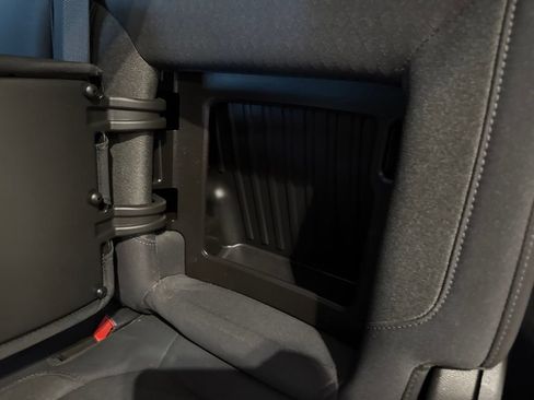 Used 2019 Chevrolet Silverado 1500 LT Trail Boss AWD/4WD image 19