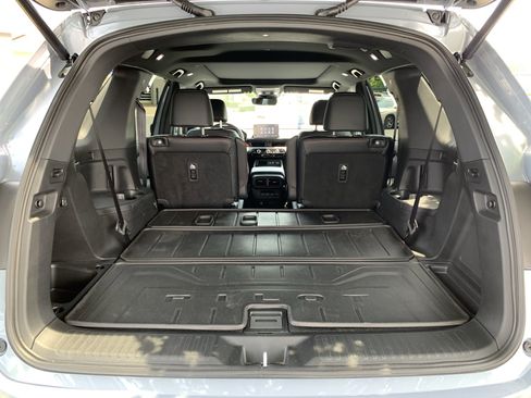 Used 2025 Honda Pilot TrailSport image 34
