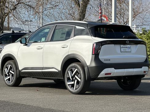 New 2026 Nissan Kicks SV image 6