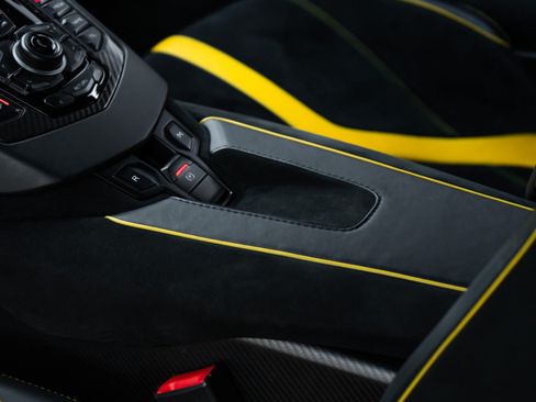 Used 2016 Lamborghini Aventador LP 750-4 Superveloce AWD/4WD image 18