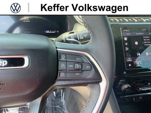 Used 2023 Jeep Grand Cherokee Altitude AWD/4WD image 18