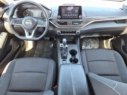 Used 2025 Nissan Altima 2.5 SV AWD/4WD image 26