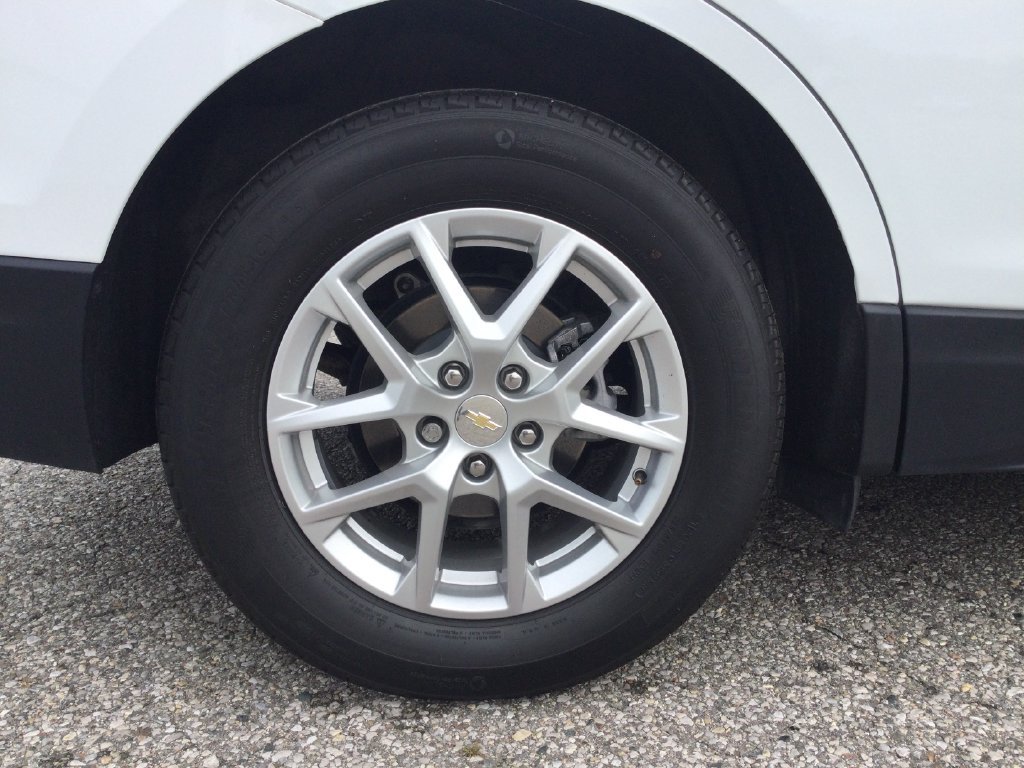 Used 2024 Chevrolet Equinox LT w/ LPO, Floor Liner Package FWD image 9