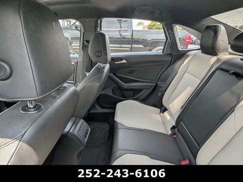 Used 2019 Volkswagen Jetta R-Line FWD image 12