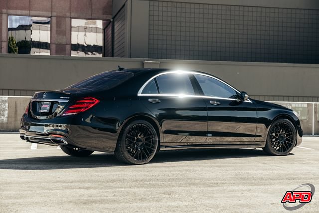 Used 2018 Mercedes-Benz S 560 Sedan image 3
