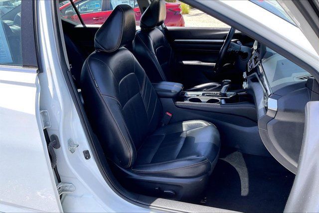 Used 2023 Nissan Altima 2.0 SR FWD image 6