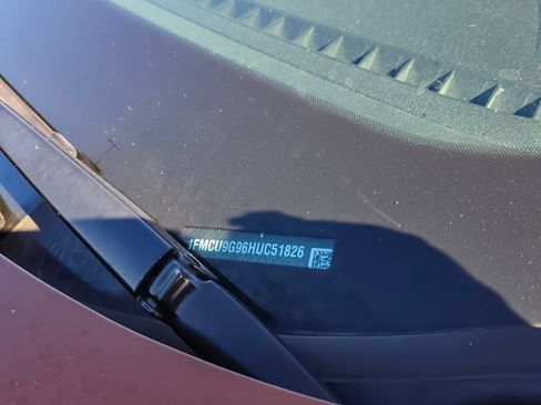 Used 2017 Ford Escape SE AWD/4WD image 2