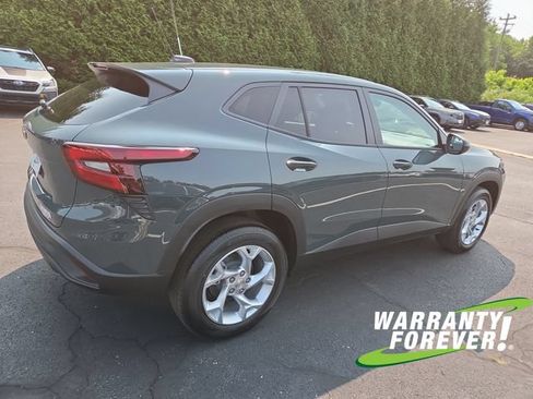 New 2026 Chevrolet Trax LS w/ LS Convenience Package FWD image 7
