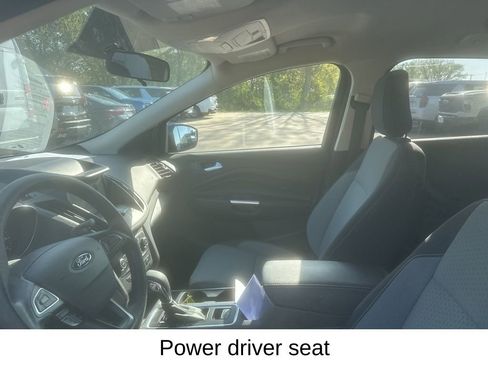 Used 2019 Ford Escape SE image 17