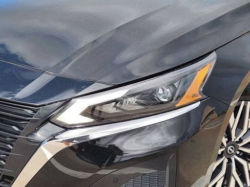 Used 2025 Nissan Altima 2.5 SV FWD image 9
