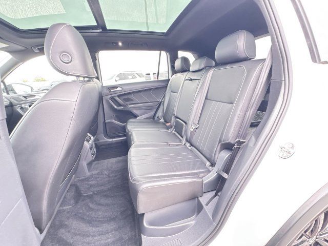 Used 2022 Volkswagen Tiguan SE R-Line AWD/4WD image 25