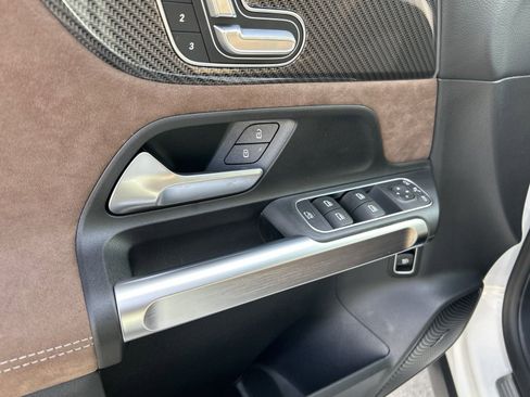 New 2025 Mercedes-Benz GLB 250 4MATIC image 15