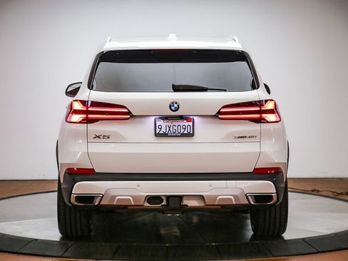 Certified 2024 BMW X5 sDrive40i w/ Premium Package RWD image 3