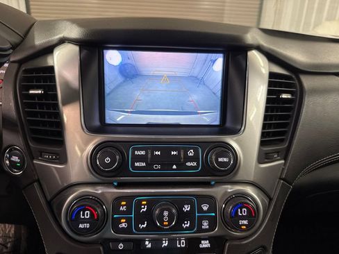 Used 2018 Chevrolet Suburban Premier AWD/4WD image 36