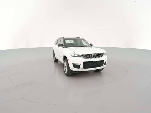 New 2025 Jeep Grand Cherokee L Summit w/ Luxury Tech Group V image 17