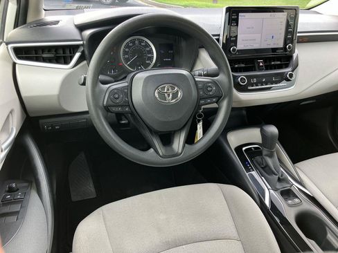 Used 2021 Toyota Corolla LE FWD image 14