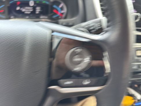 Used 2022 Honda Pilot Touring image 8