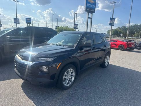 Used 2021 Chevrolet TrailBlazer LS FWD image 1