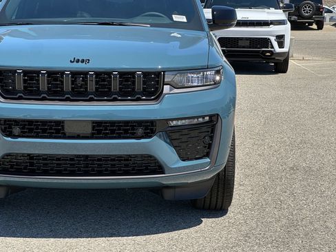 New 2026 Jeep Grand Cherokee L Limited AWD/4WD image 11
