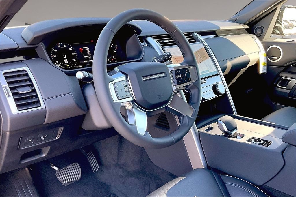 New 2026 Land Rover Discovery S AWD/4WD image 7