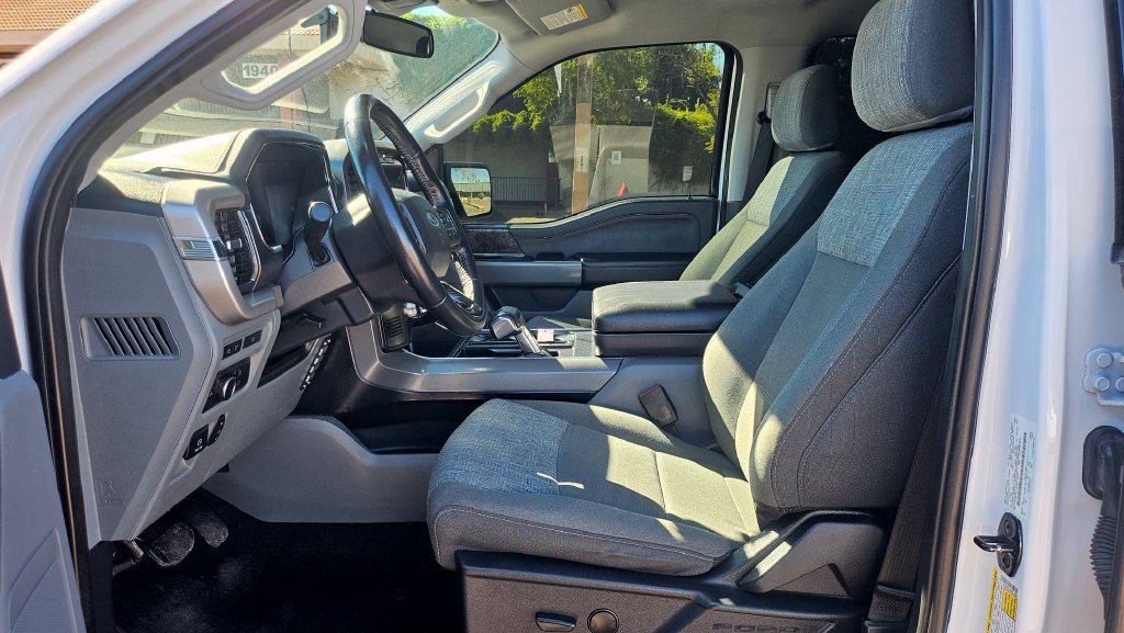Used 2022 Ford F150 Lightning XLT AWD/4WD image 26
