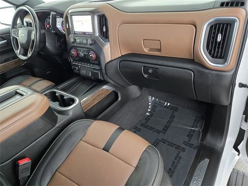 Used 2020 Chevrolet Silverado 1500 High Country w/ Technology Package image 18