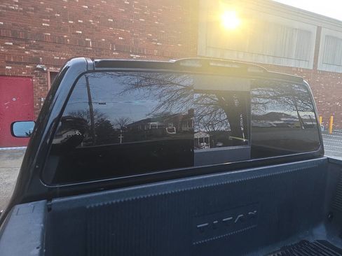 Used 2017 Nissan Titan SV image 29