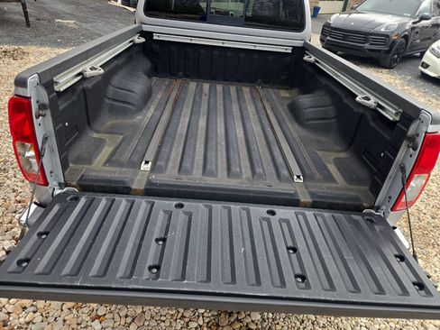 Used 2011 Nissan Frontier SV w/ SV Premium Utility Pkg image 20