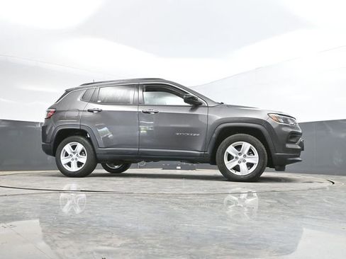 Used 2022 Jeep Compass Latitude AWD/4WD image 53