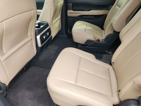 Used 2023 Ford Expedition XLT RWD image 30