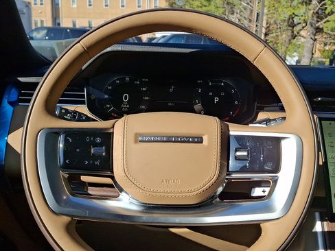 New 2026 Land Rover Range Rover Long Wheelbase SE image 16