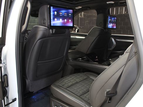 Used 2026 Cadillac Escalade V AWD/4WD image 45