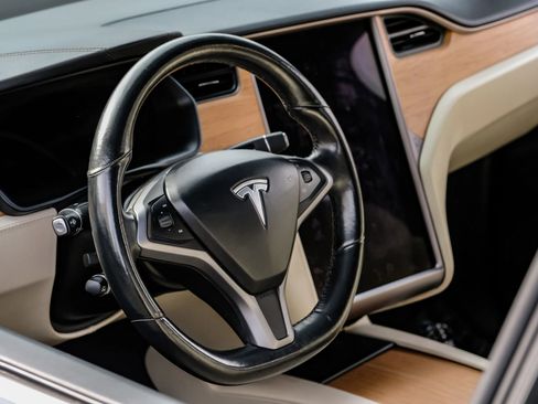 Used 2019 Tesla Model X 75D image 20