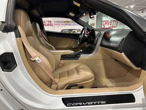 Used 2007 Chevrolet Corvette Coupe w/ Preferred Equipment Group RWD image 10