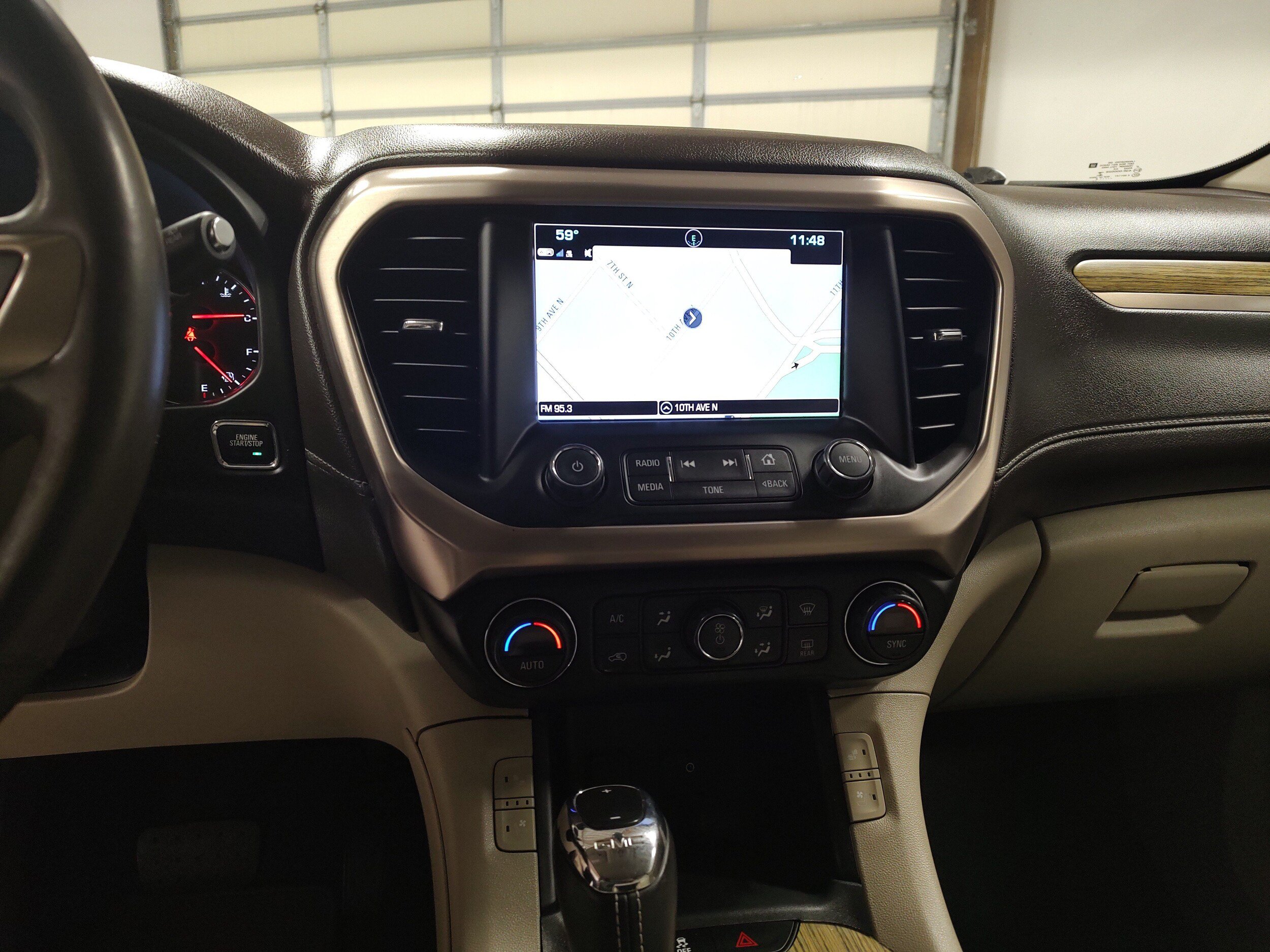 Used 2018 GMC Acadia Denali AWD/4WD image 7