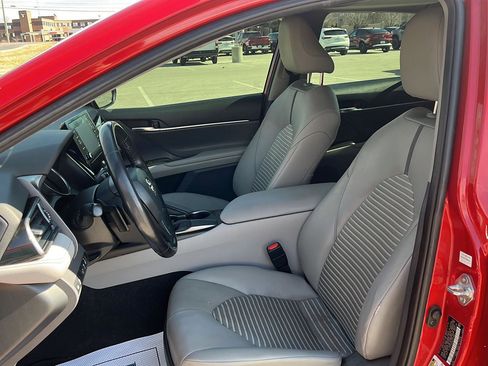 Used 2021 Toyota Camry SE w/ Cold Weather Package image 24