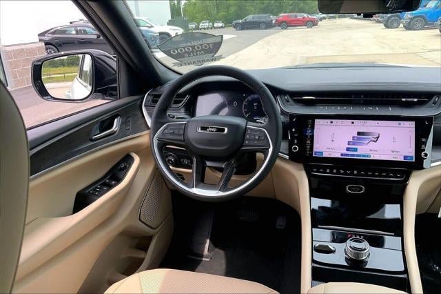 New 2026 Jeep Grand Cherokee Limited w/ Luxury Tech Group II AWD/4WD image 33