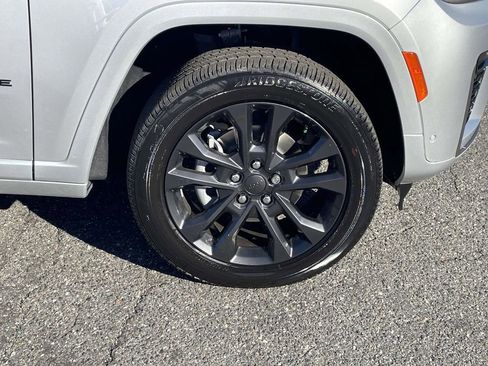 New 2026 Jeep Grand Cherokee Limited AWD/4WD image 11
