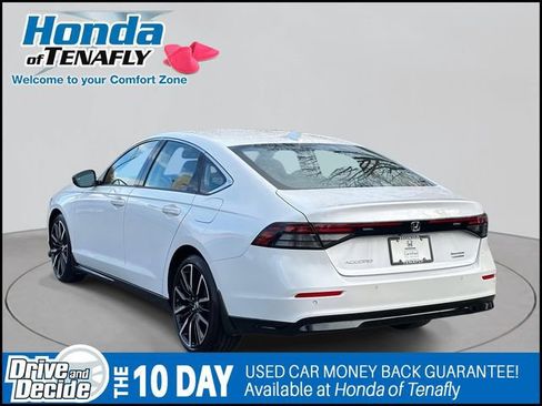 Used 2025 Honda Accord Touring image 4