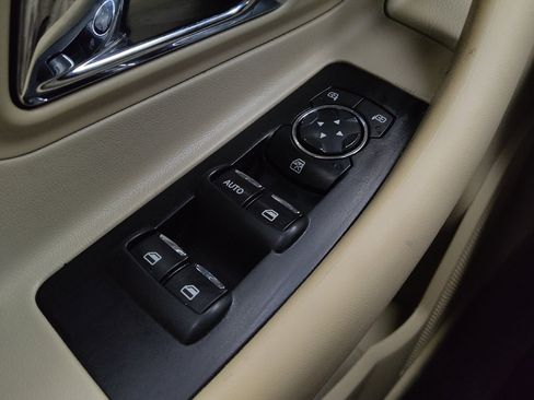 Used 2016 Ford Taurus SE FWD image 27