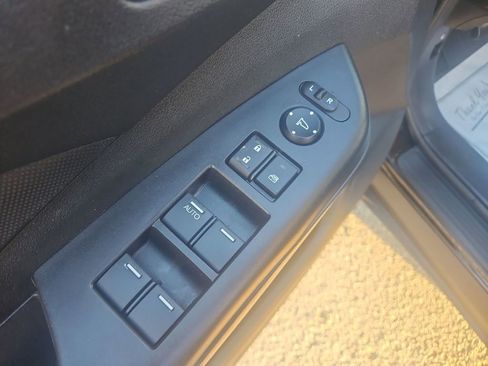 Used 2016 Honda CR-V SE image 17