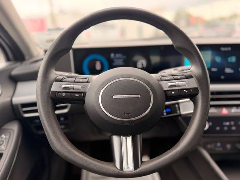 Used 2025 Hyundai Sonata SEL FWD image 17
