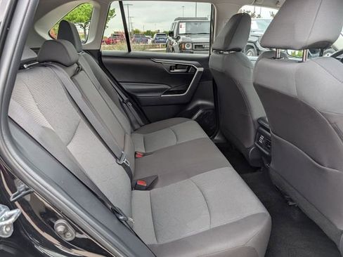 Used 2025 Toyota RAV4 XLE FWD image 28