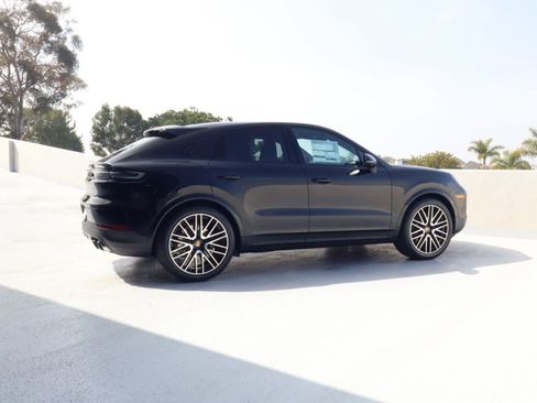 New 2026 Porsche Cayenne Coupe AWD/4WD image 8