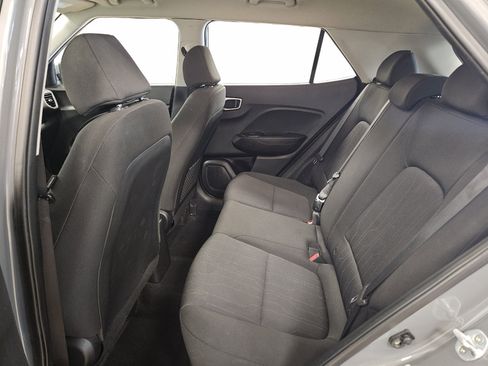 Used 2021 Hyundai Venue SE image 21