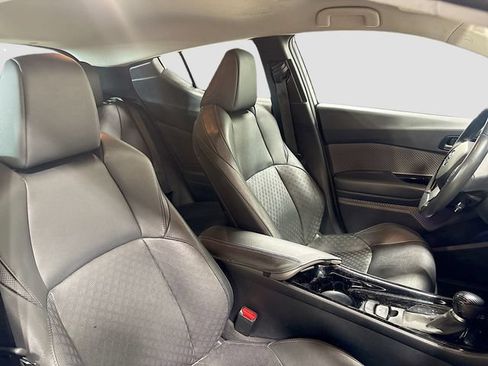 Used 2021 Toyota C-HR Limited FWD image 19