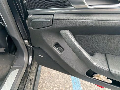 Used 2015 Porsche Panamera 4 image 63