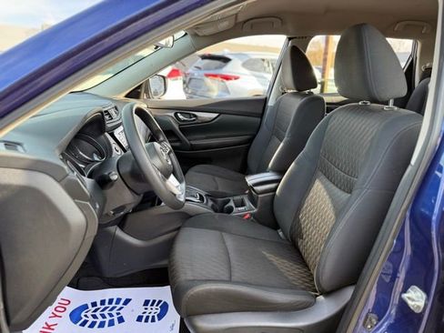 Used 2019 Nissan Rogue S image 2
